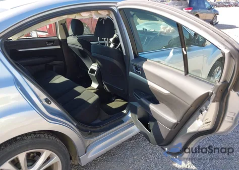 2014 Subaru Legacy 2.5I Premium z USA, uszkodzony, nr VIN 4S3BMCC64E3030221